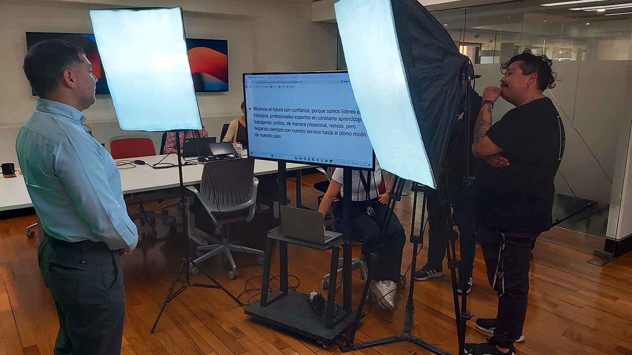 Casa Plan Producción de fotos y audio para video corporativo de AFP Habitat